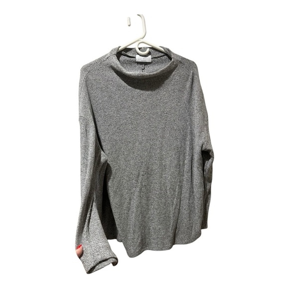 Old Navy Sweater - Picture 1 of 4